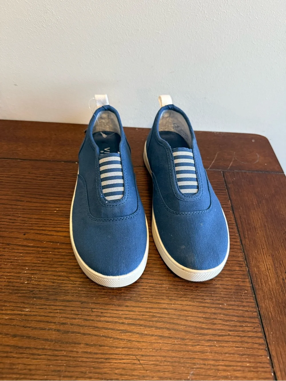 Vionic Canvas Slip-On Canvas Sneakers in cobalt blue NEW